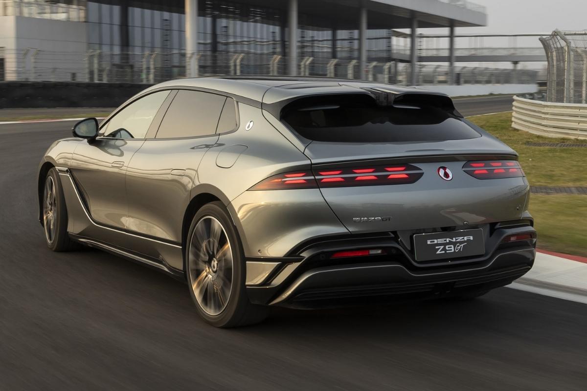 Denza Z9 GT visto de trás