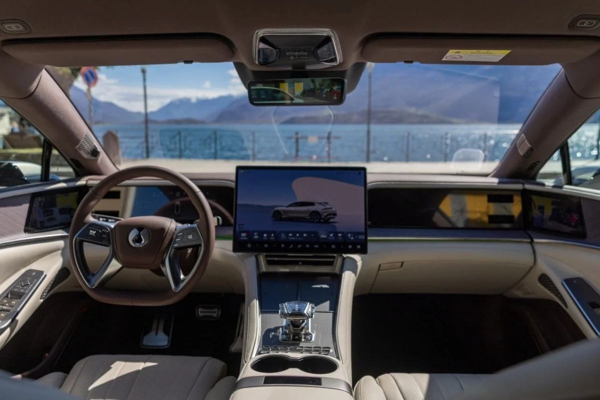 Interior do Denza Z9 GT